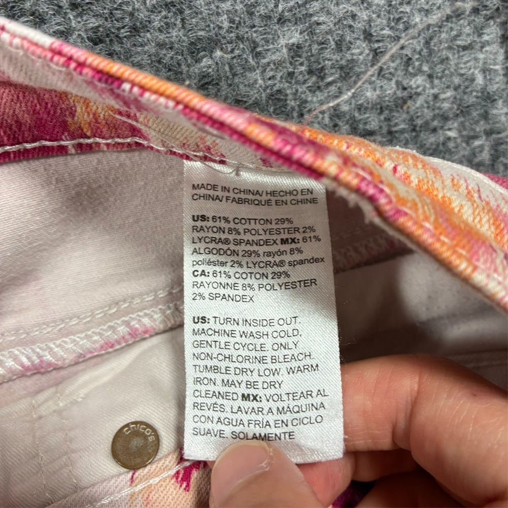 Chico's So Slimming Girlfriend Jeans Women Size 14R Pink Floral Slim Leg Ankle - Picture 4 of 9